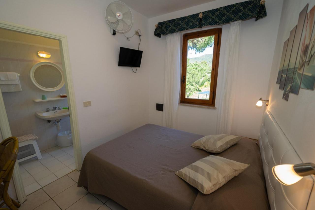 Hotel Giardino Capoliveri  Exterior photo
